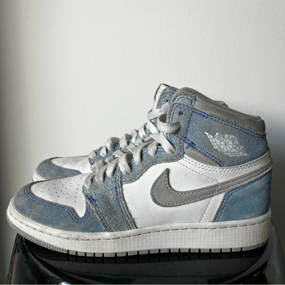Nike Air Jordan 1 Retro High OG GS Shoes Youth Size 5Y Hyper Royal 575441-402